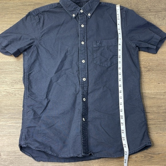 American Eagle Men’s Navy Blue Short Sleeve Button Down Shirt, size Small - Picture 9 of 10